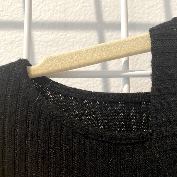 Splendid LS Rib Cut Out Shoulder Top - Picture 3 of 4